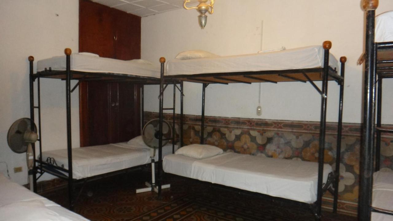 לאון Hostal Sonati מראה חיצוני תמונה
